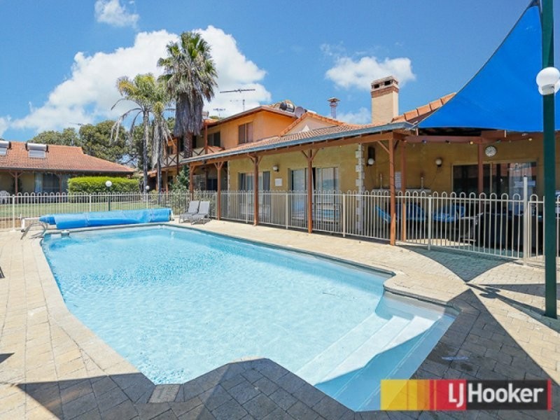 Unit 4/56 St Andrews Drive, Yanchep WA 6035