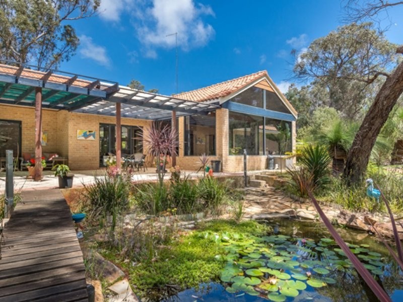 102 Harvest Circle, Two Rocks WA 6037