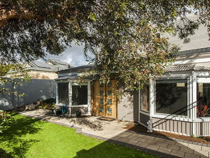 8 Benan Street, Kallaroo WA 6025