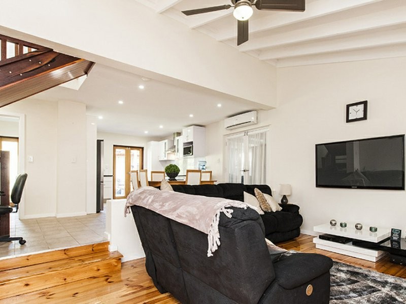 8 Benan Street, Kallaroo WA 6025