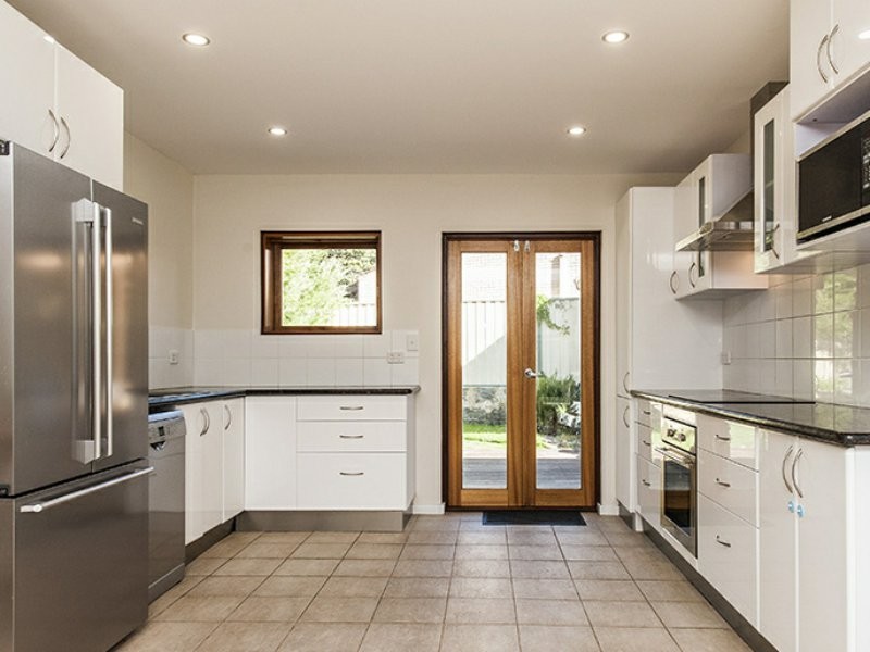 8 Benan Street, Kallaroo WA 6025