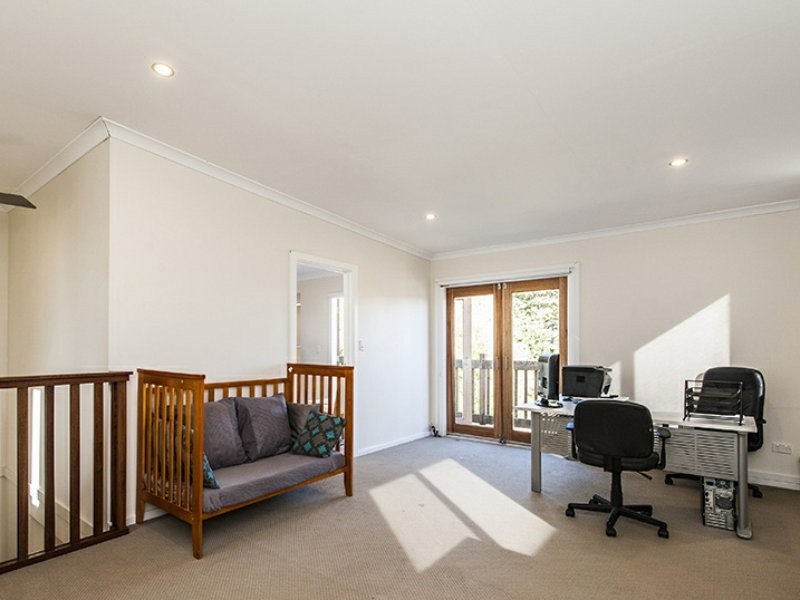 8 Benan Street, Kallaroo WA 6025