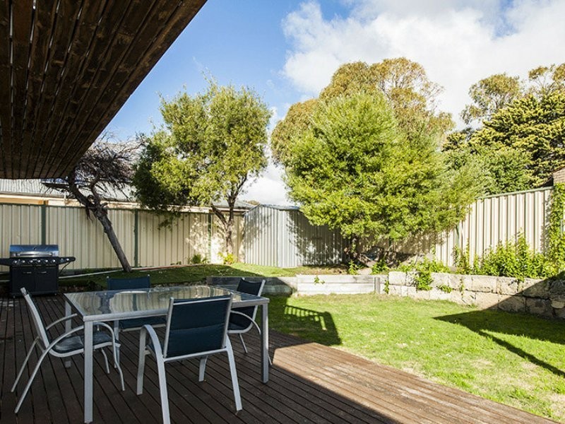 8 Benan Street, Kallaroo WA 6025