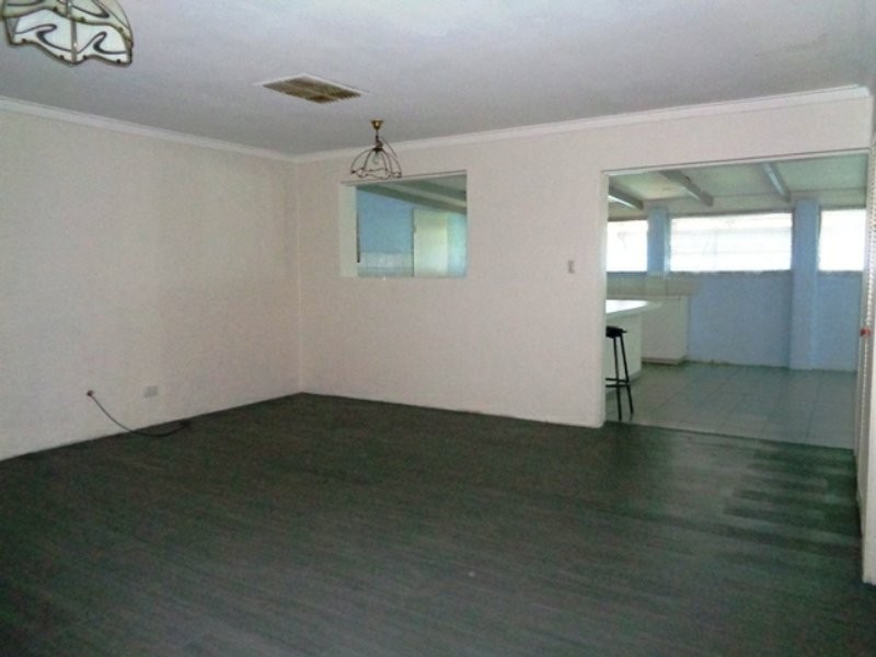 11 Leichhardt Drive, Two Rocks WA 6037