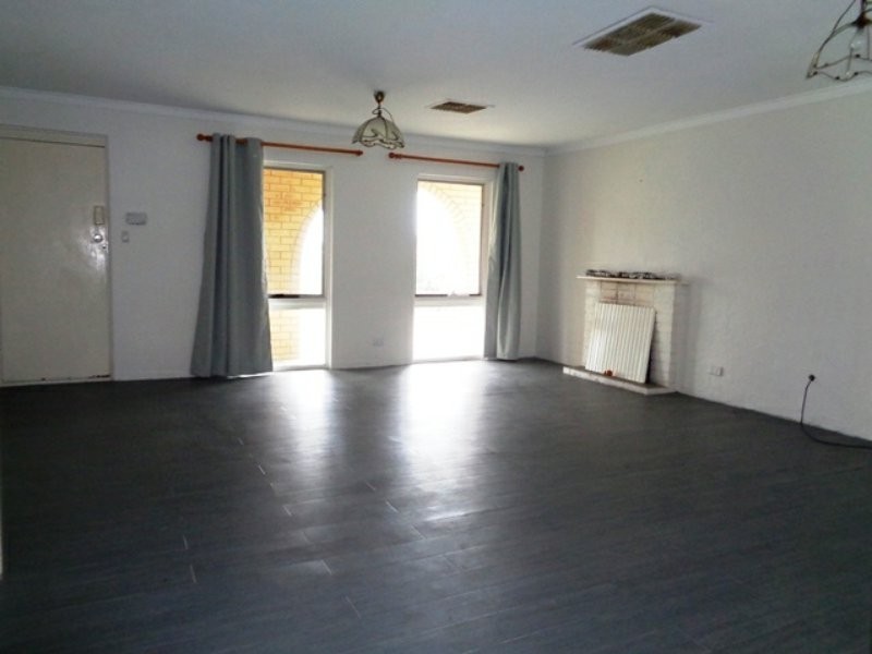 11 Leichhardt Drive, Two Rocks WA 6037