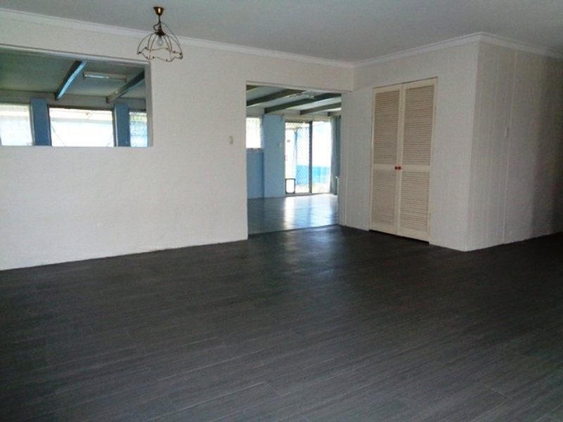 11 Leichhardt Drive, Two Rocks WA 6037