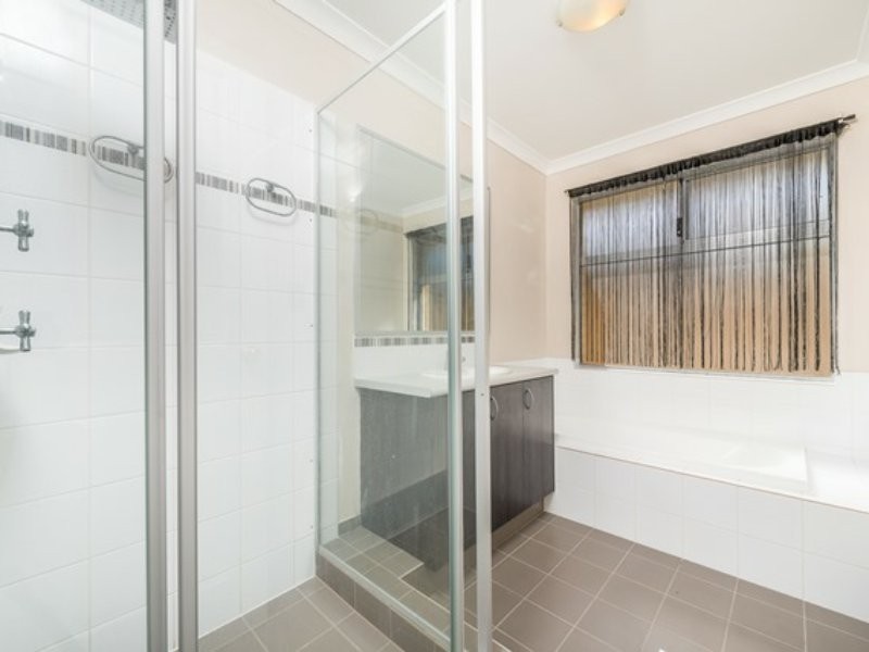 32 Blackwood Meander, Yanchep WA 6035