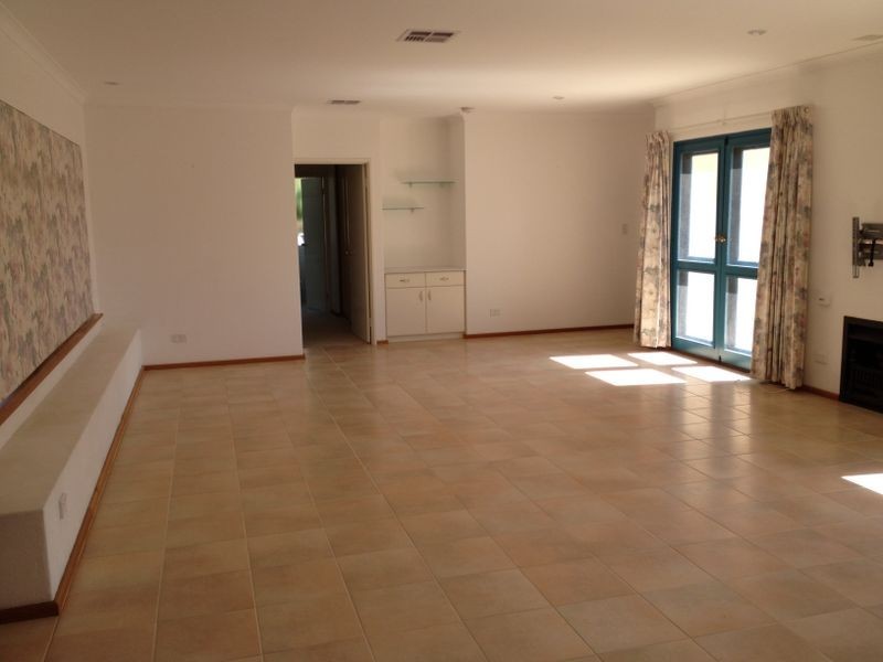 12 Sceptre Court, Two Rocks WA 6037