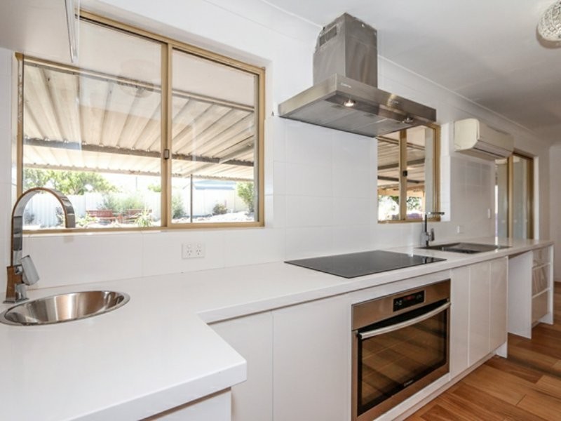 35 St Ives Drive, Yanchep WA 6035