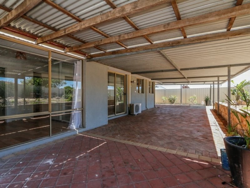 35 St Ives Drive, Yanchep WA 6035