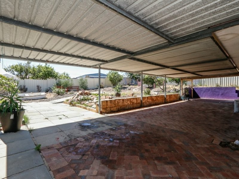 35 St Ives Drive, Yanchep WA 6035