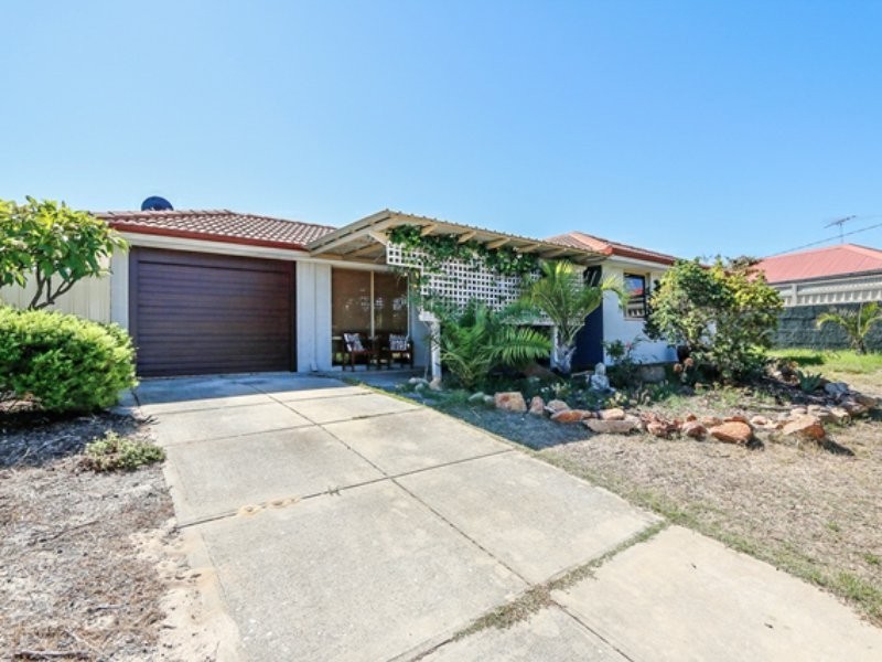 35 St Ives Drive, Yanchep WA 6035