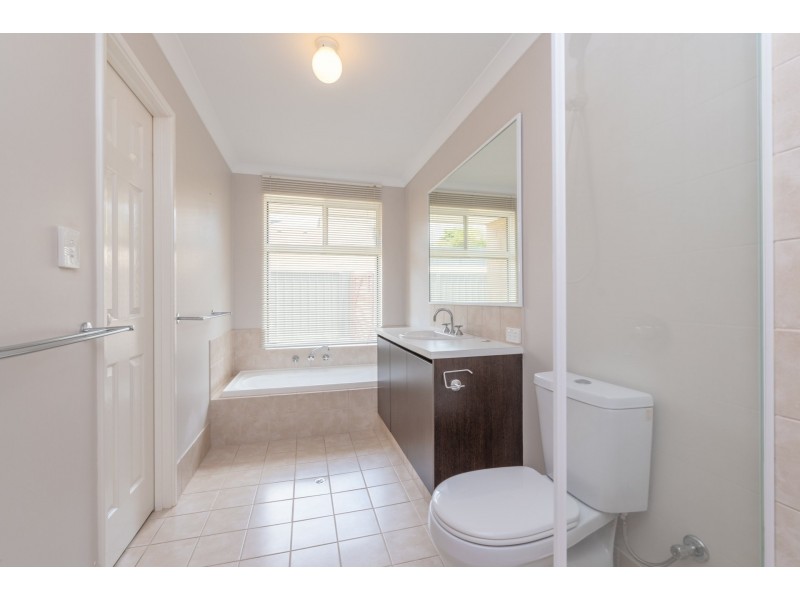 5 Evans Place, Two Rocks WA 6037