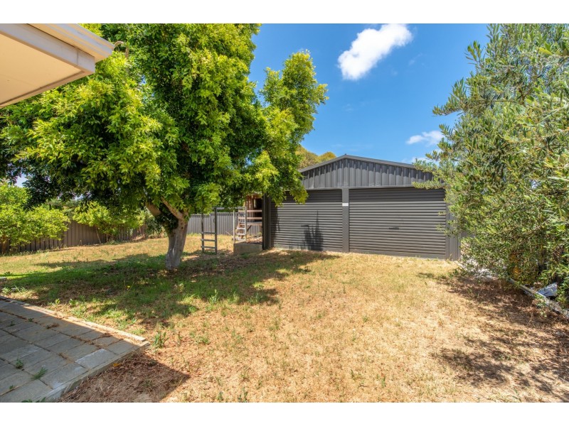 5 Evans Place, Two Rocks WA 6037