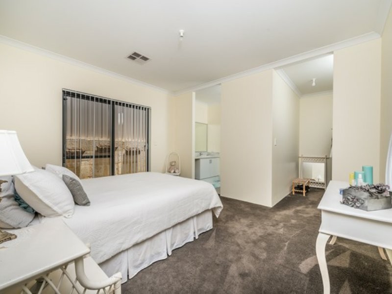 13 Wirrah Way, Two Rocks WA 6037