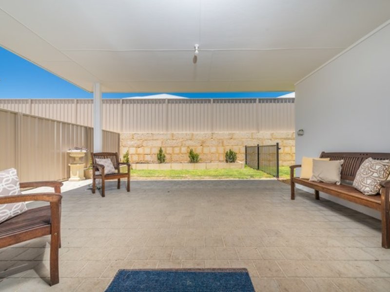 13 Wirrah Way, Two Rocks WA 6037