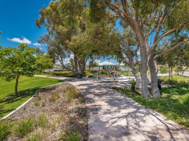 13 Wirrah Way, Two Rocks WA 6037