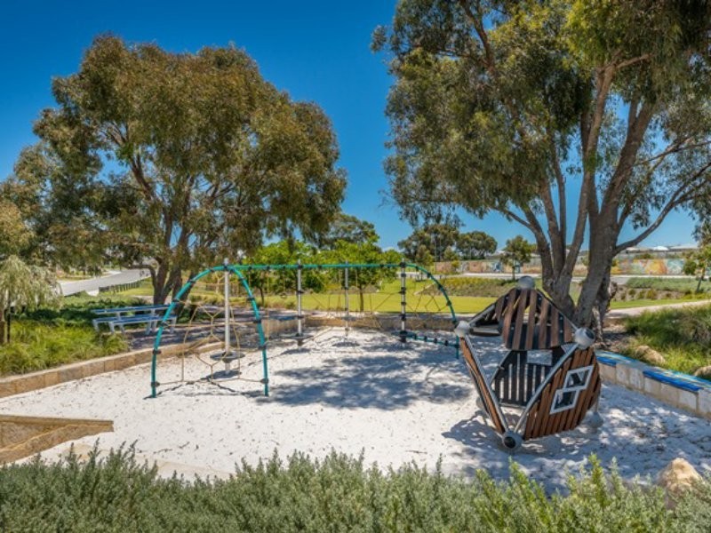 13 Wirrah Way, Two Rocks WA 6037