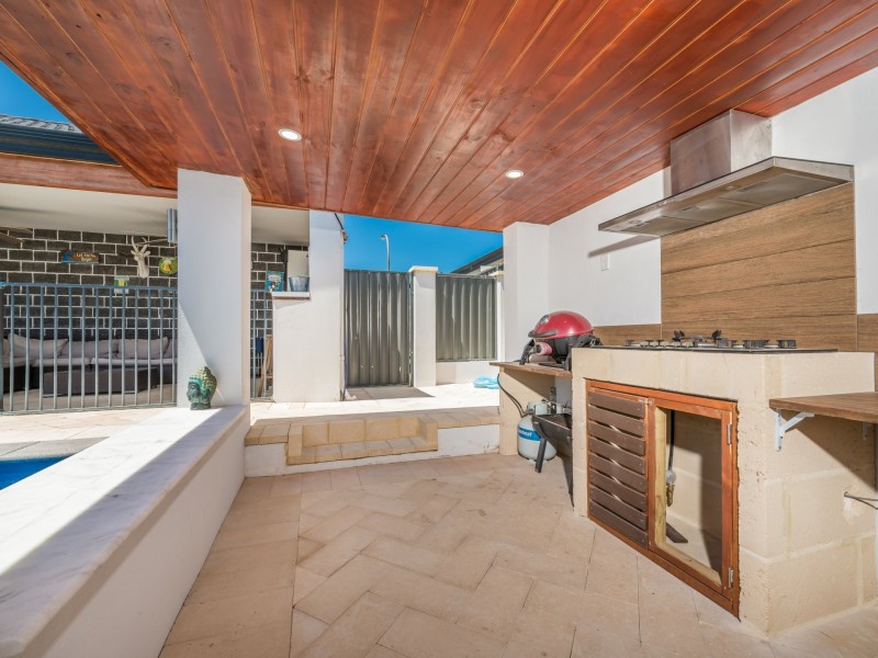 14 Mapleton Drive, Yanchep WA 6035