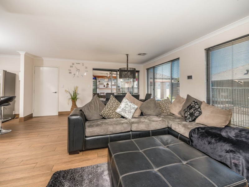 14 Mapleton Drive, Yanchep WA 6035