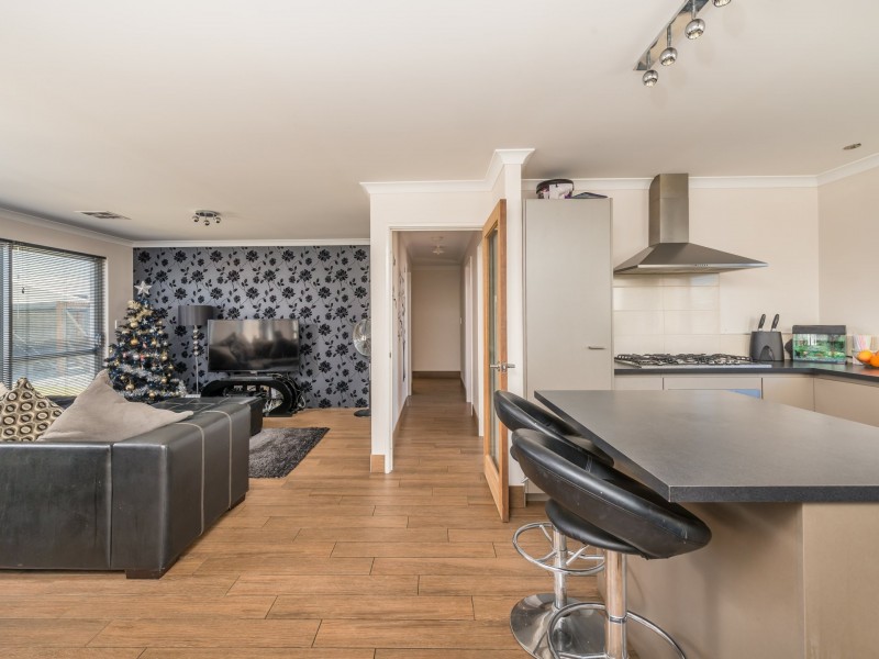 14 Mapleton Drive, Yanchep WA 6035