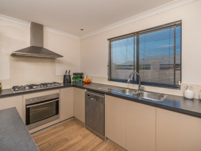 14 Mapleton Drive, Yanchep WA 6035