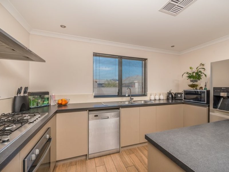 14 Mapleton Drive, Yanchep WA 6035