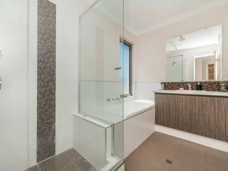 14 Mapleton Drive, Yanchep WA 6035