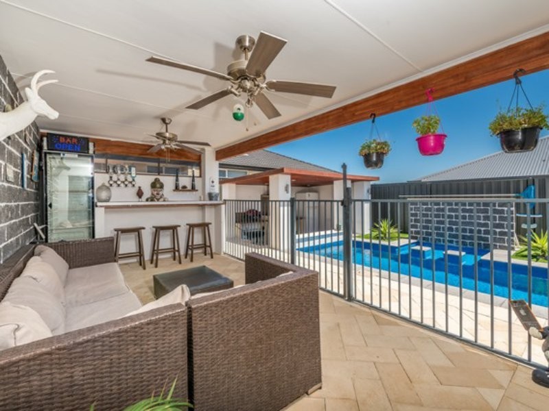 14 Mapleton Drive, Yanchep WA 6035