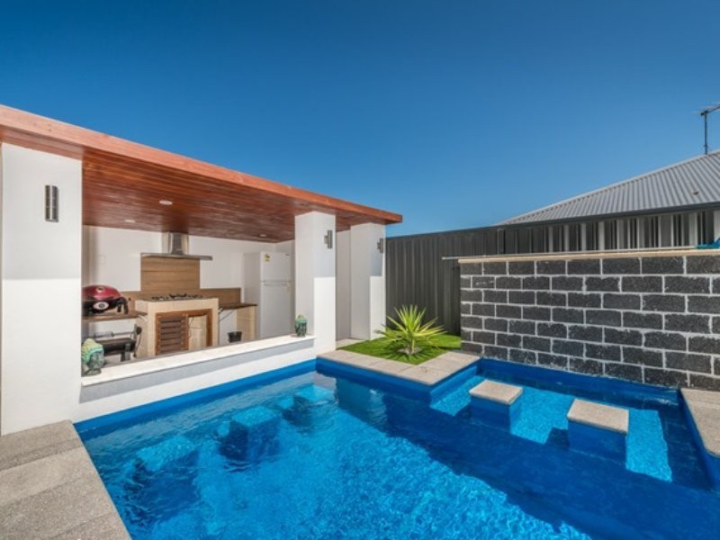 14 Mapleton Drive, Yanchep WA 6035