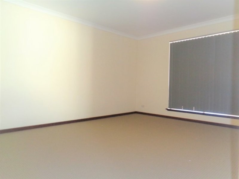 4 Wilson Place, Two Rocks WA 6037