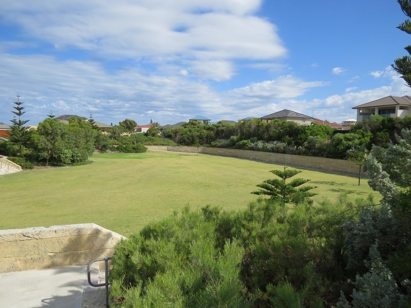 4 Cobia Vista, Yanchep WA 6035