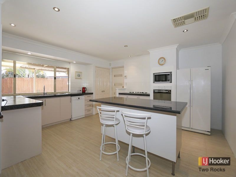 8 Vitex Court, Woodvale WA 6026