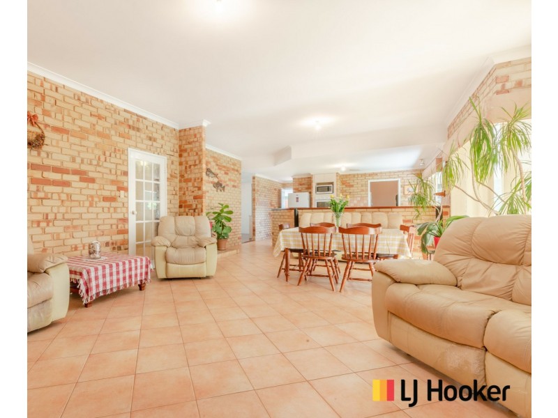 44 Blue Gum Crescent, Gabbadah WA 6041