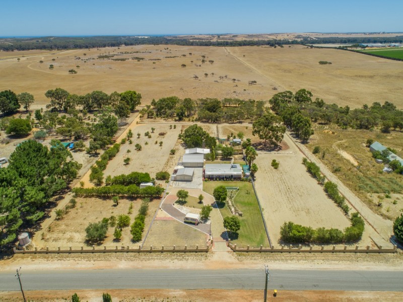 327 King Drive, Woodridge WA 6041