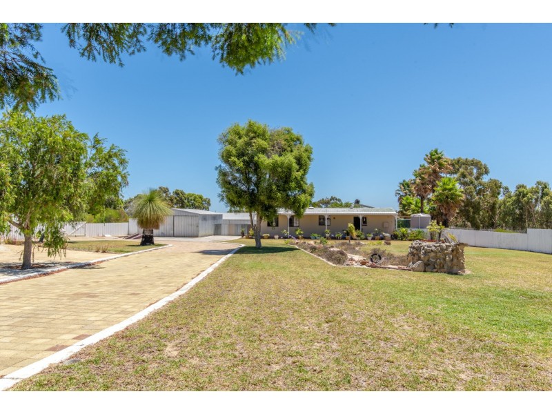 327 King Drive, Woodridge WA 6041