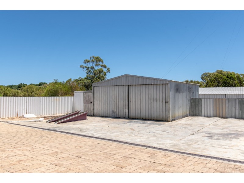 327 King Drive, Woodridge WA 6041