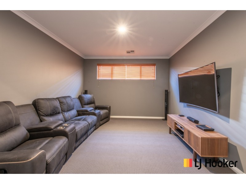 11 Snapper Way, Two Rocks WA 6037