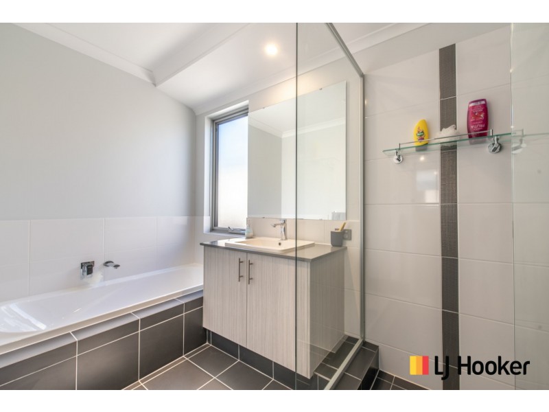 11 Snapper Way, Two Rocks WA 6037