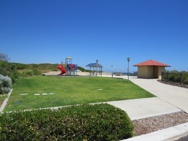 8 Weatherley Drive, Two Rocks WA 6037