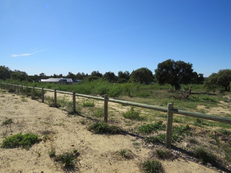 17 Caraway Loop, Two Rocks WA 6037