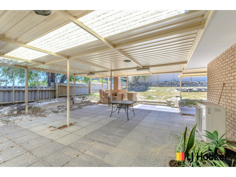 27 Carfax Place, Two Rocks WA 6037