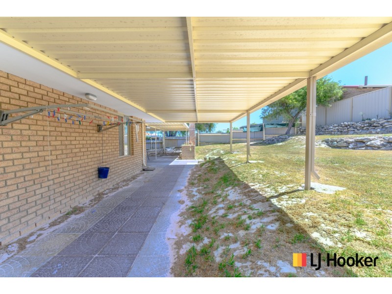 27 Carfax Place, Two Rocks WA 6037