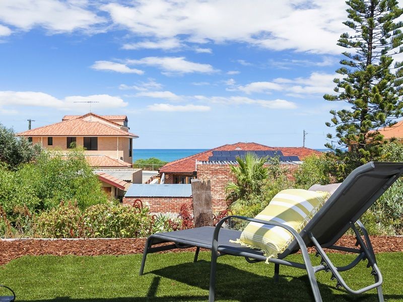 11 Compass Circle, Yanchep WA 6035