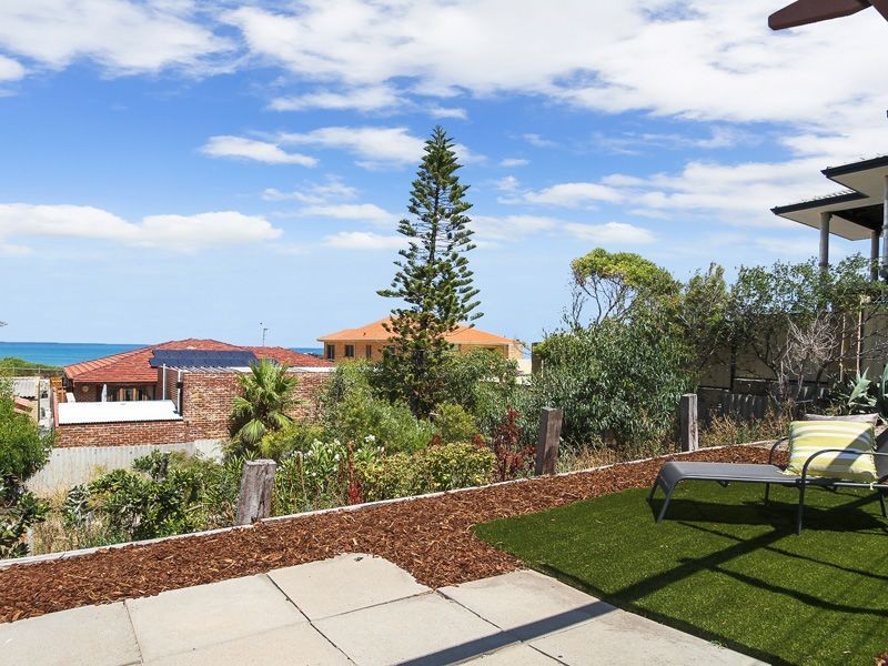 11 Compass Circle, Yanchep WA 6035