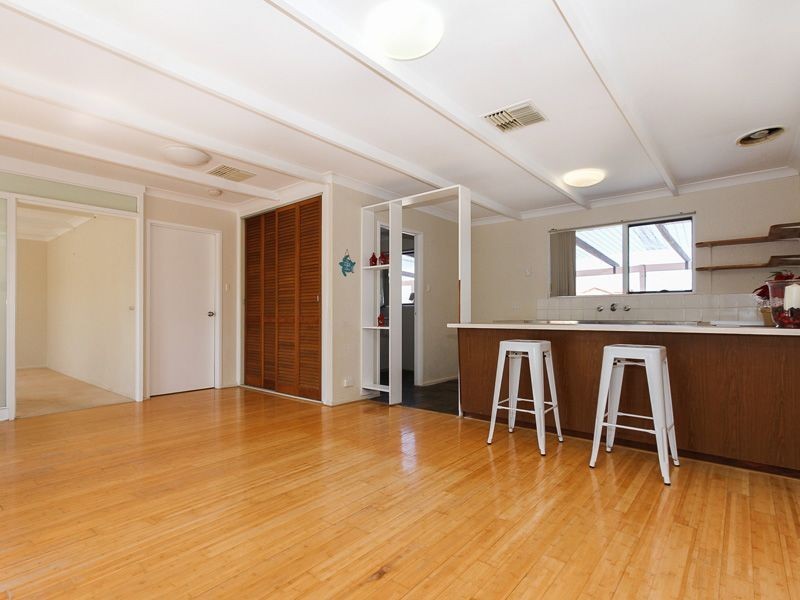 11 Compass Circle, Yanchep WA 6035