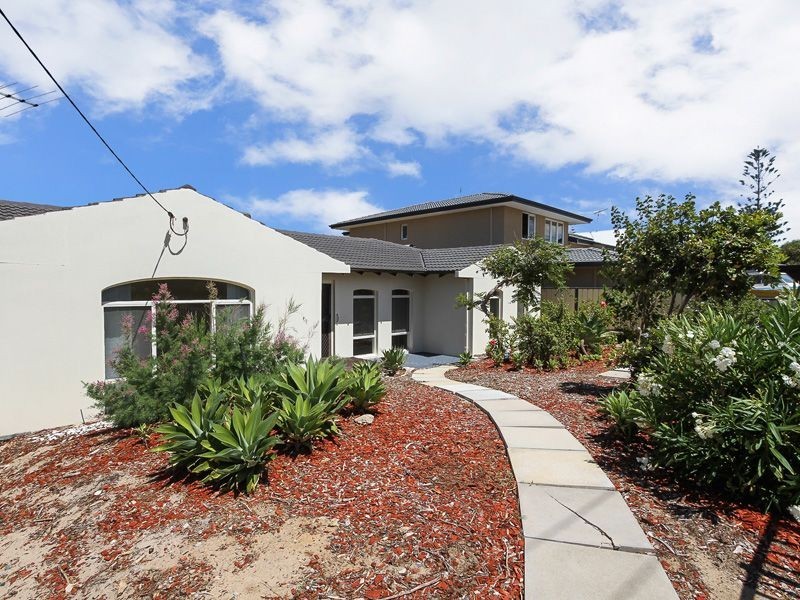 11 Compass Circle, Yanchep WA 6035