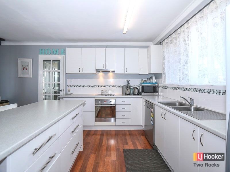 6 Dale Court, Two Rocks WA 6037