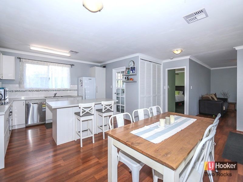 6 Dale Court, Two Rocks WA 6037