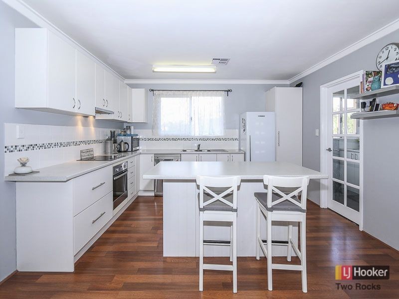 6 Dale Court, Two Rocks WA 6037